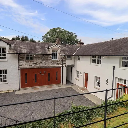 Abbots Reading Mews 2