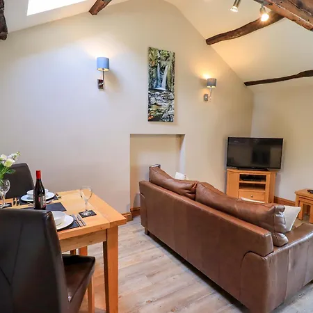 Abbots Reading Mews 2 Holiday home Lakeside